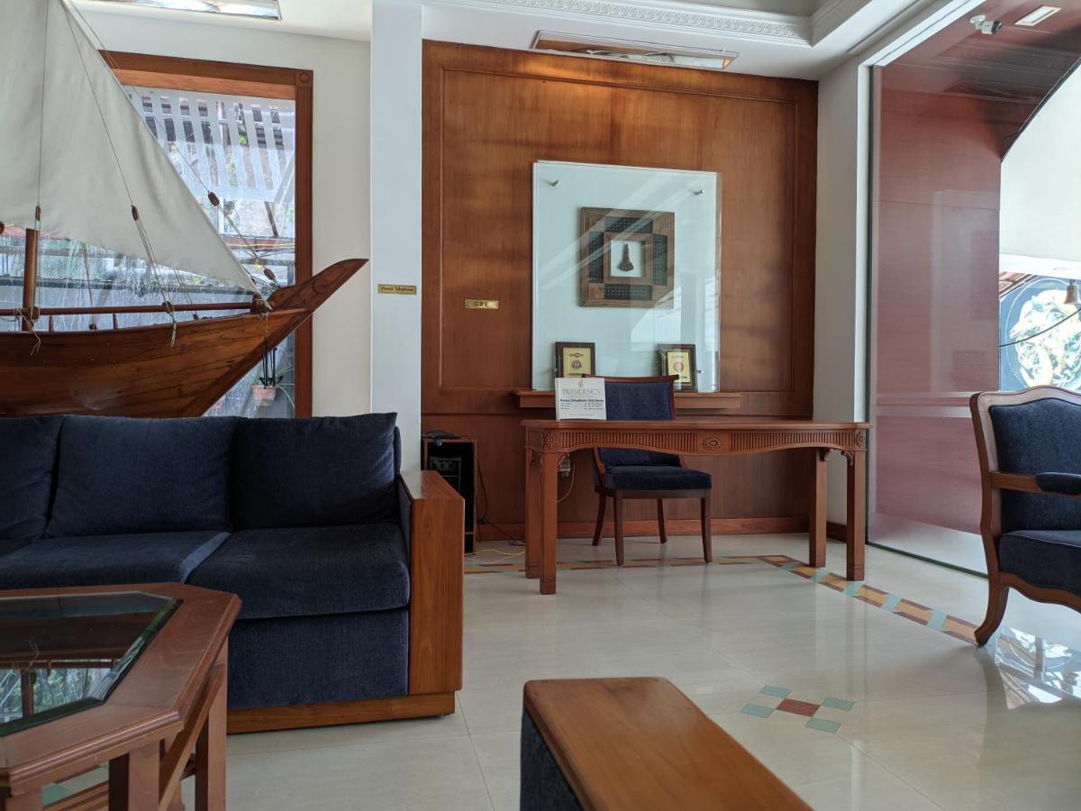 Presidency Kochi City Centre Exterior photo