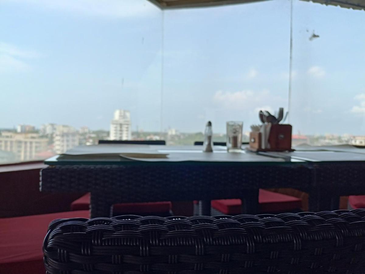 Presidency Kochi City Centre Exterior photo