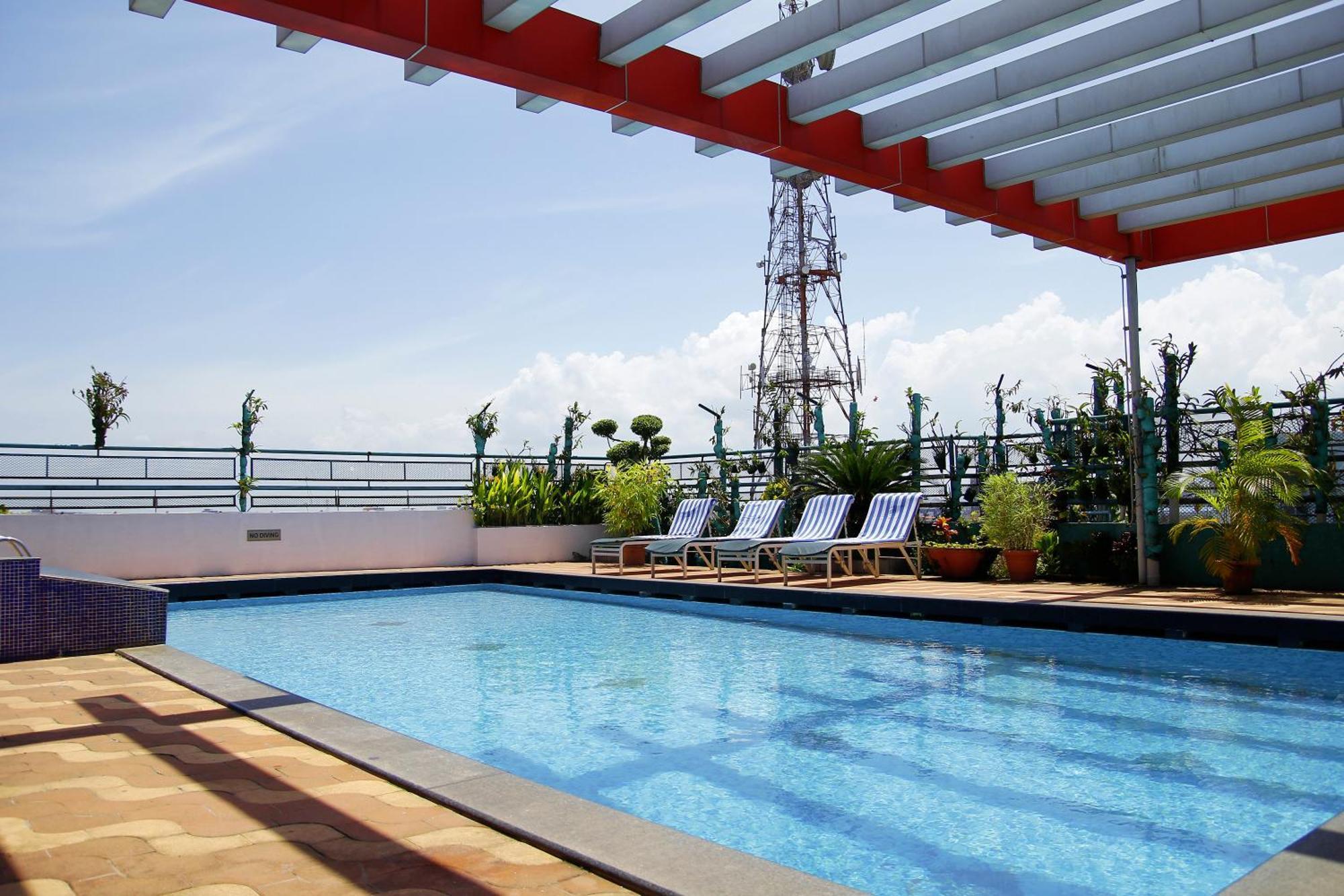Presidency Kochi City Centre Exterior photo