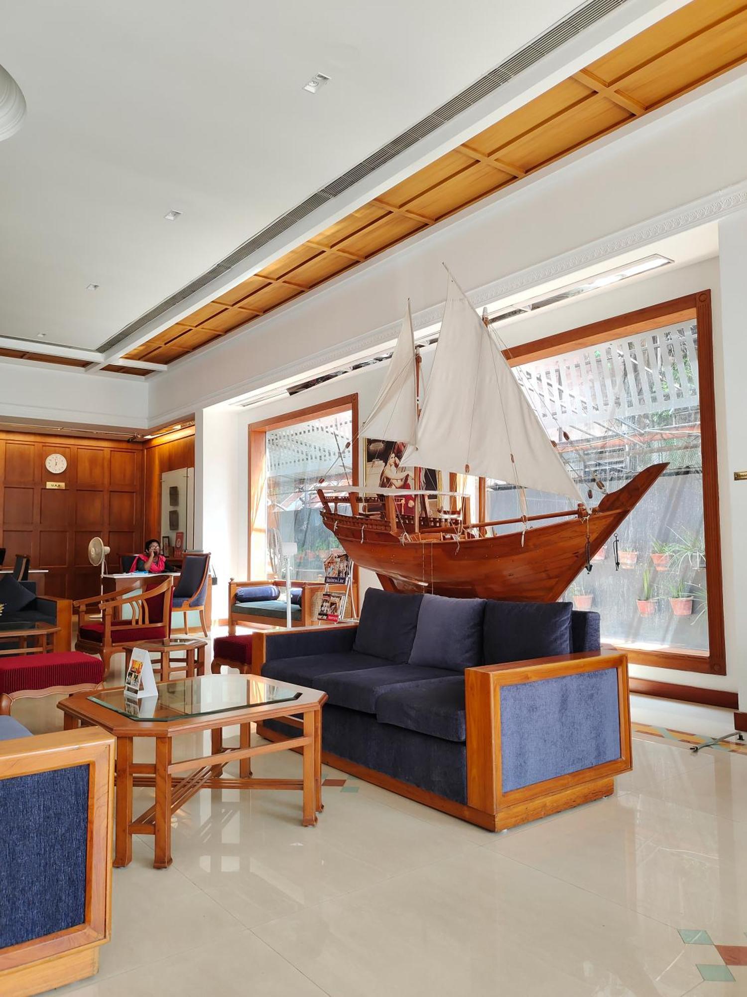 Presidency Kochi City Centre Exterior photo