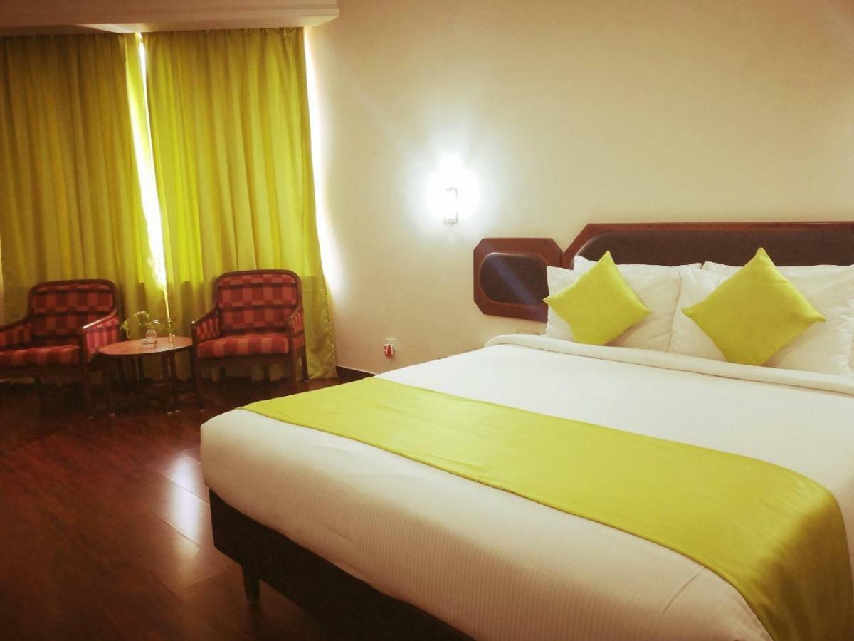Presidency Kochi City Centre Exterior photo