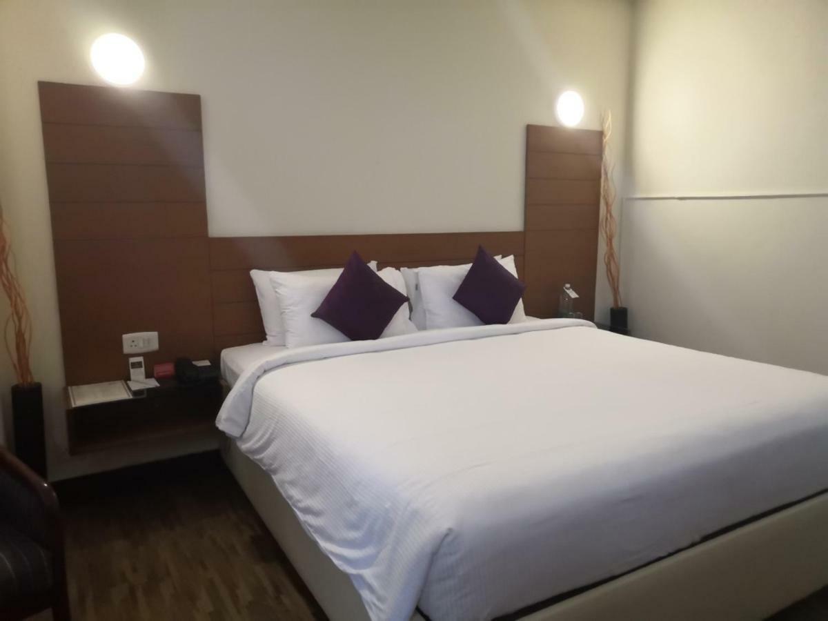 Presidency Kochi City Centre Exterior photo