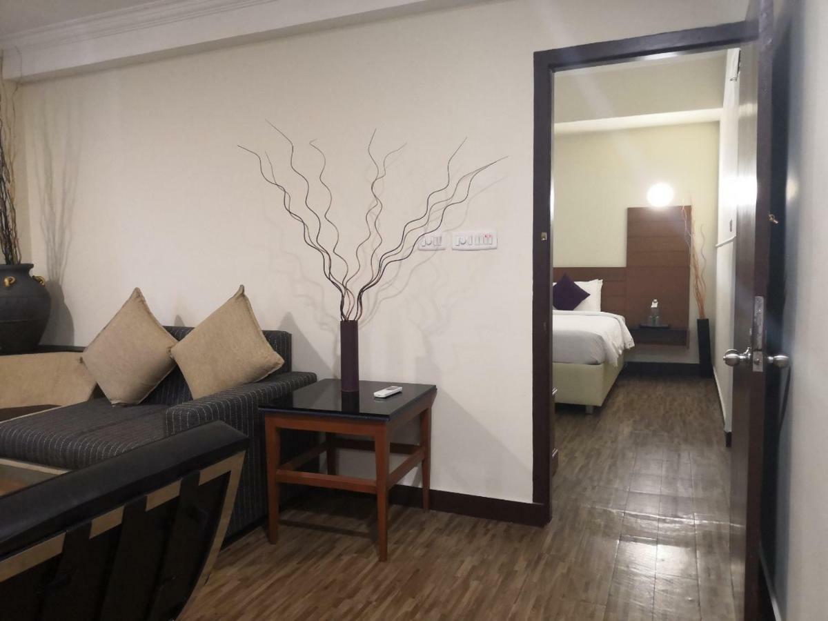 Presidency Kochi City Centre Exterior photo